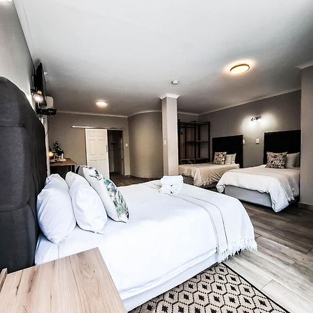 B At Home Guest House Piet Retief Exterior photo