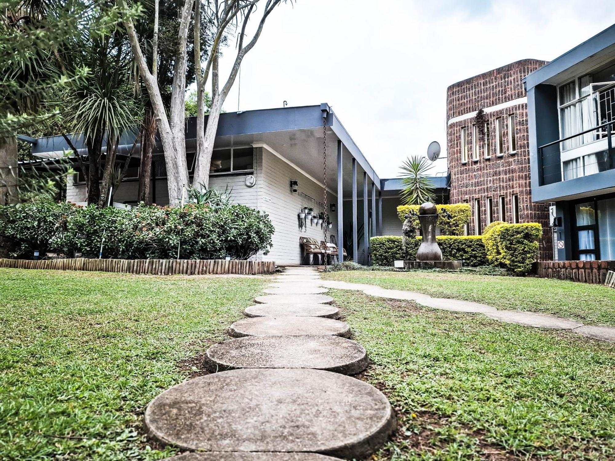 B At Home Guest House Piet Retief Exterior photo