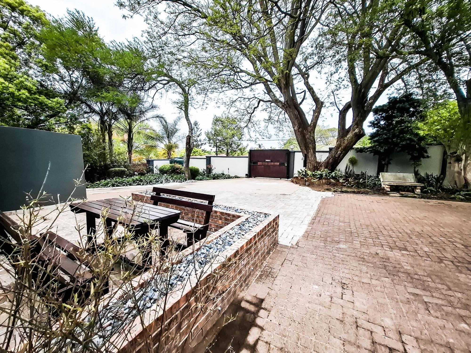 B At Home Guest House Piet Retief Exterior photo