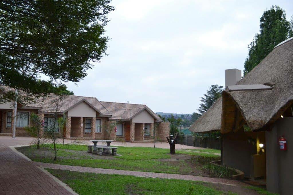 B At Home Guest House Piet Retief Exterior photo